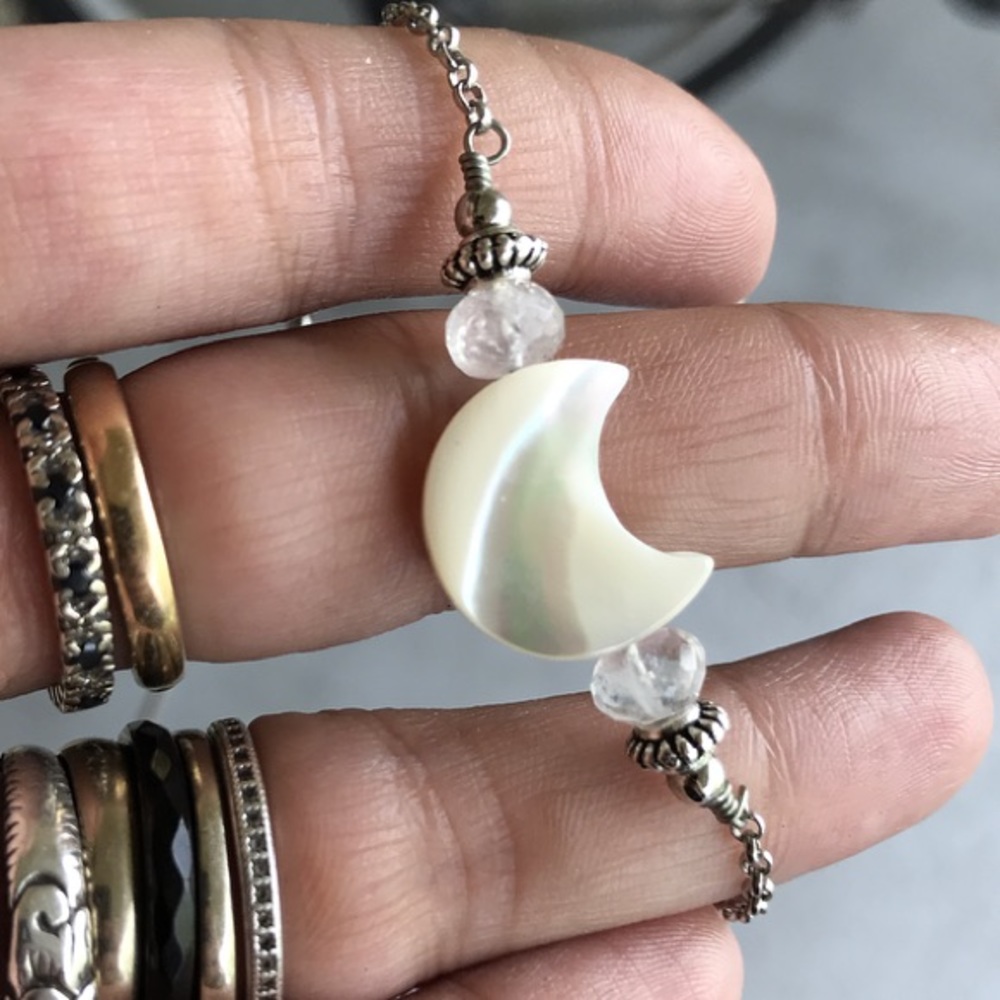 Genuine moonstone & mother of pearl moon choker - Picture 2 of 12
